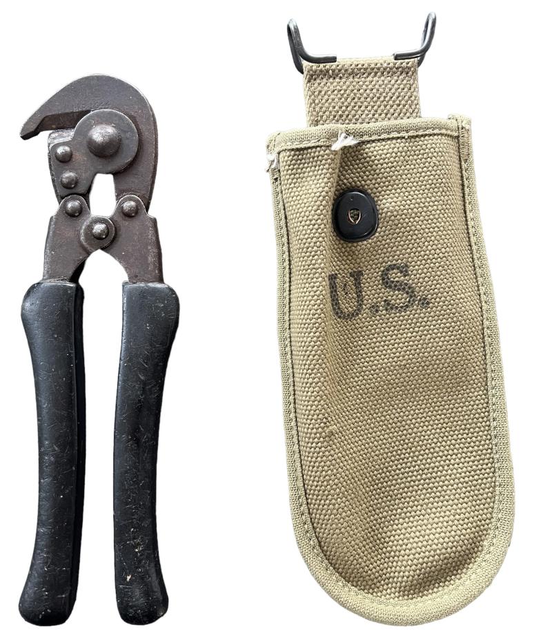 U.S. M-1938 Wire Cutters And Pouch 1942 - Unissued Condition
