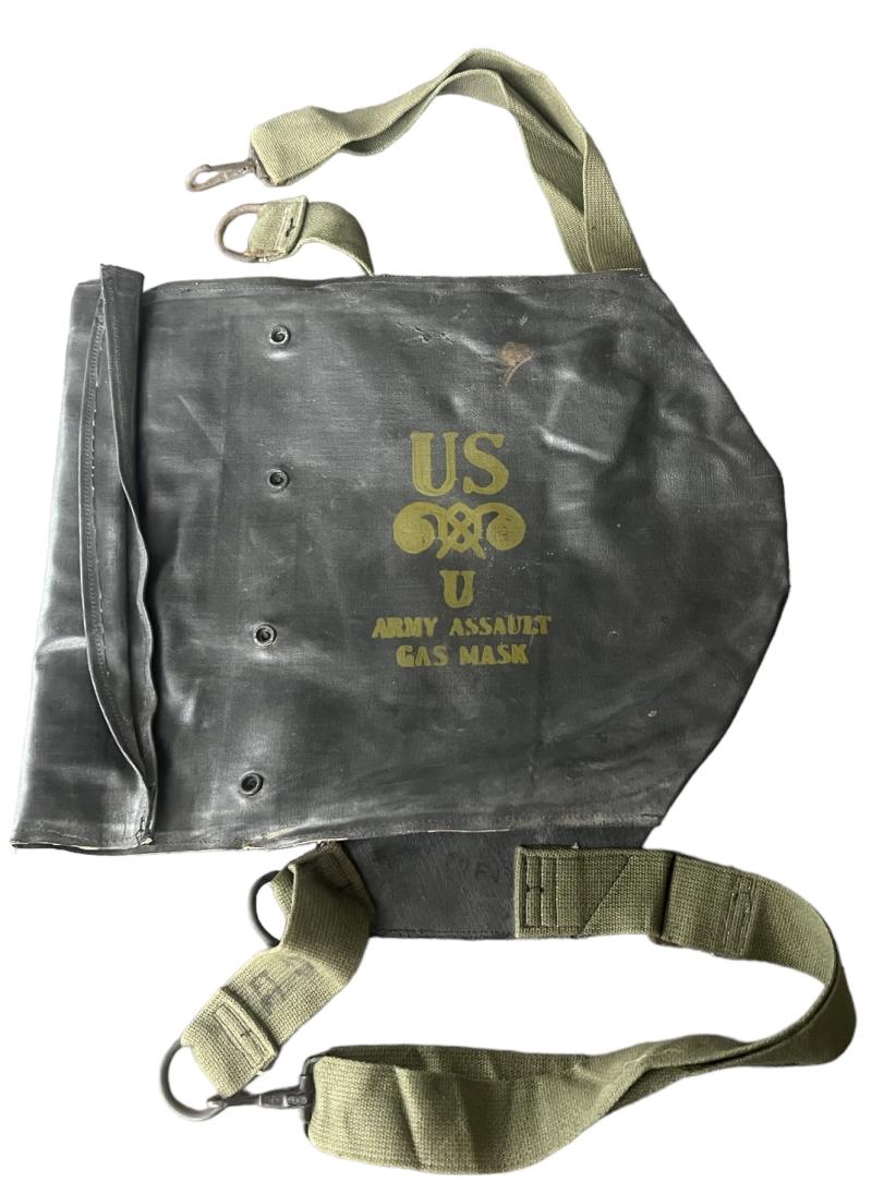 Rare U.S. Airborne Assualt Gas Mask M7 Rubber Carrying Bag - Near Mint Condition
