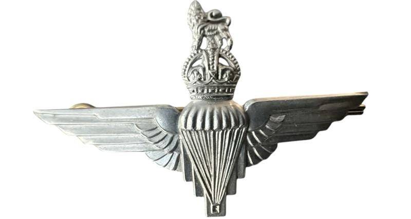 British (Airborne) Parachute Regiment Cap Badge Void Crown - Mint Condition