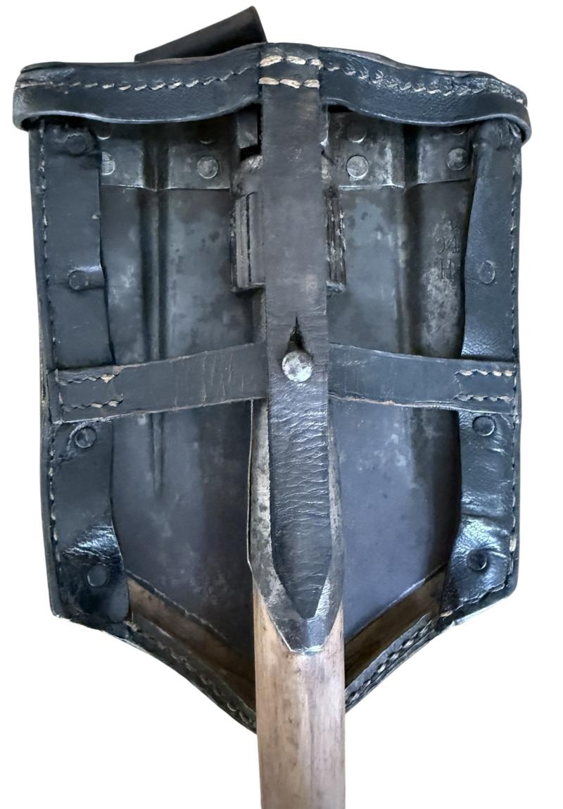 WH (Heer) Folding Intrenching Tool And Carrying Case 1941 - Nice Used Condition