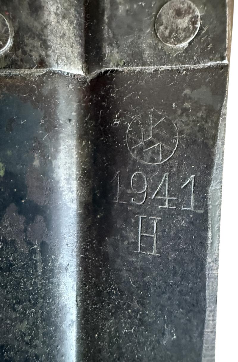 WH (Heer) Folding Intrenching Tool And Carrying Case 1941 - Nice Used Condition