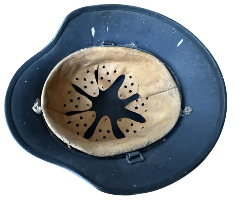 WH (Luftwaffe) Single Decal M40 Combat Helmet - Nice Used Condition