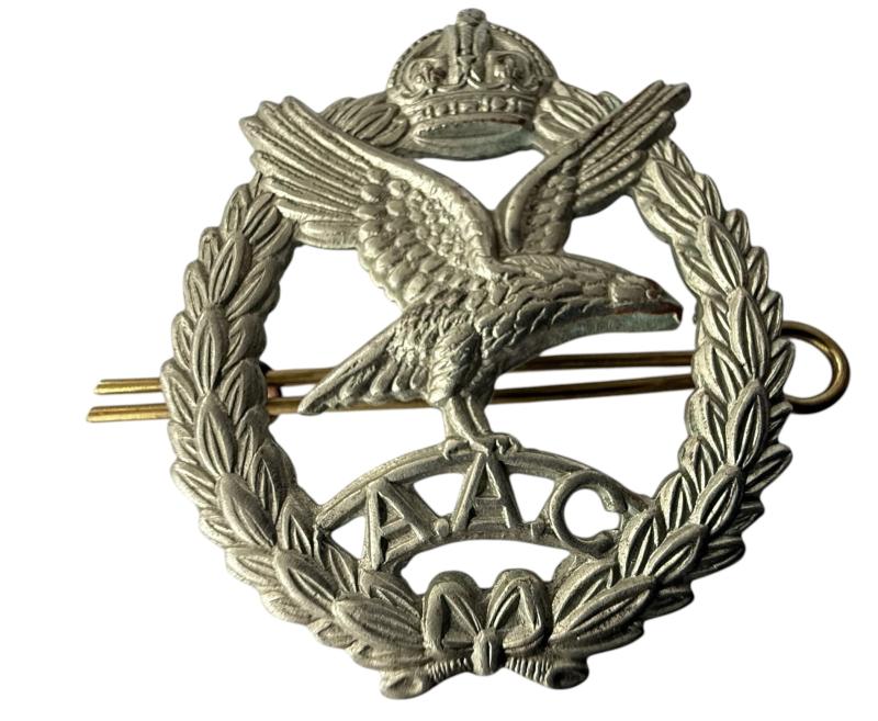 British (Airborne) Glider Pilot Cap Badge - Nice Used Condition