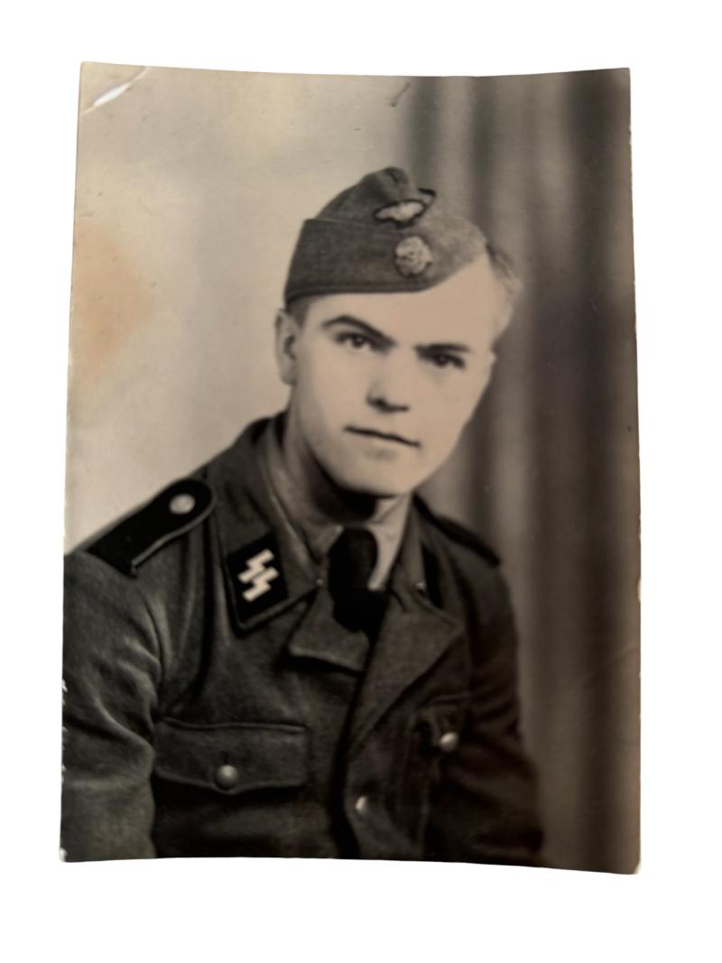Waffen-SS Portrait Photograph, SS-Mann