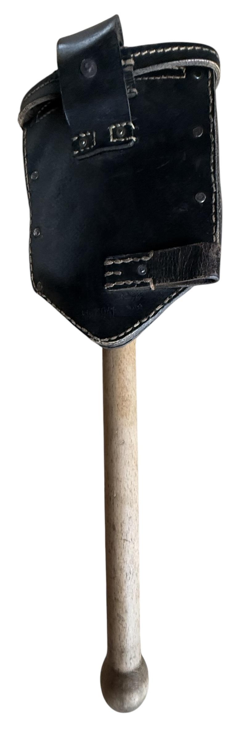WH (HEER) Folding Shovel 1943 and Carrying Case 1941 - Nice Used Condition
