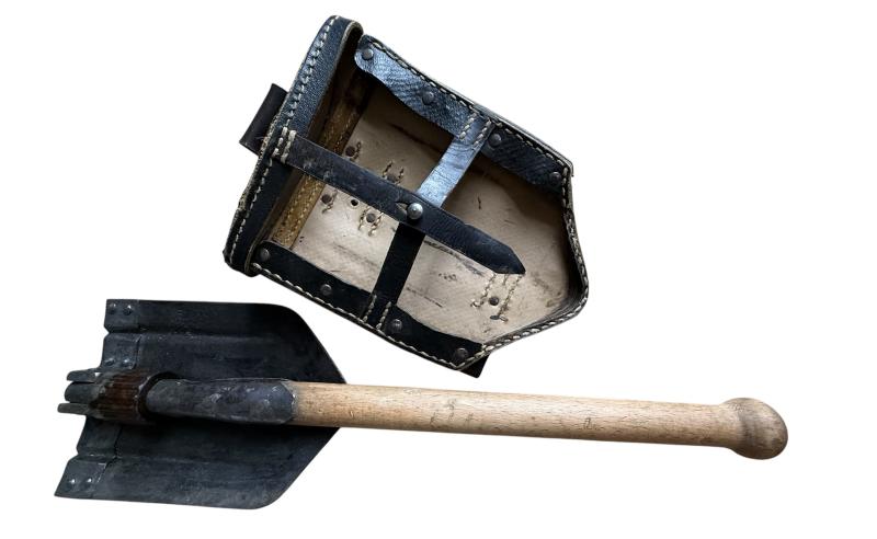 WH (HEER) Folding Shovel 1943 and Carrying Case 1941 - Nice Used Condition
