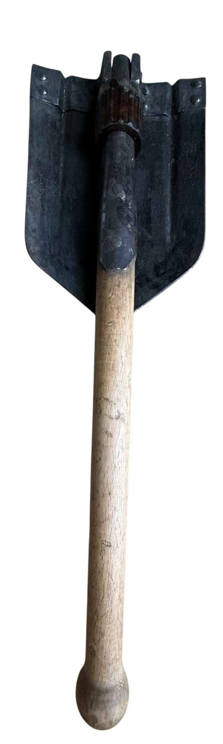 WH (HEER) Folding Shovel 1943 and Carrying Case 1941 - Nice Used Condition