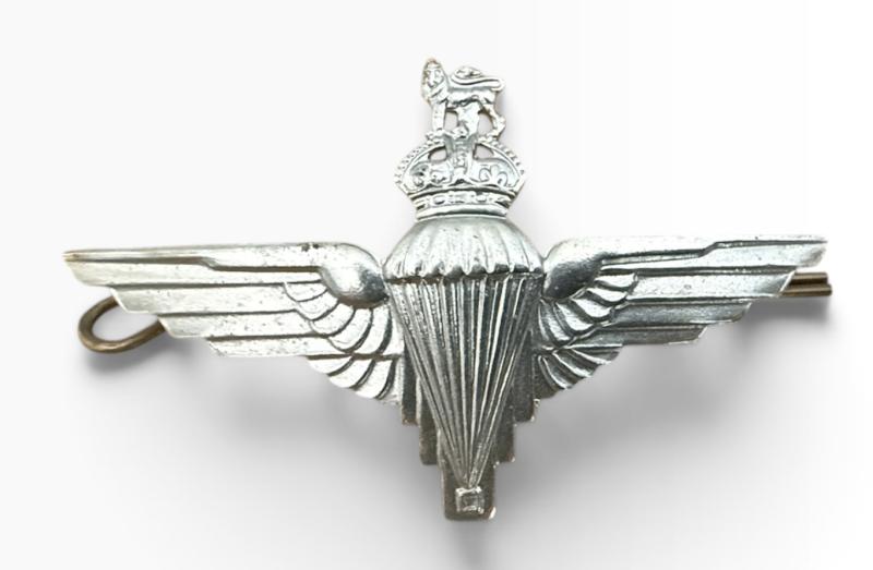 British (Airborne) Parachute Regiment Cap Badge Void Crown - Mint Condition