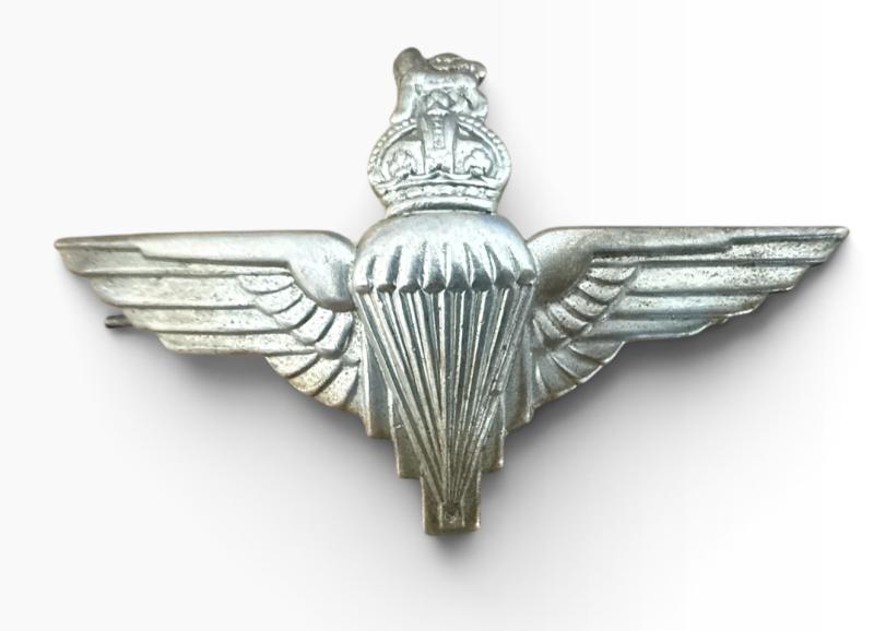 British (Airborne) Parachute Regiment Cap Badge - Nice Used Condition