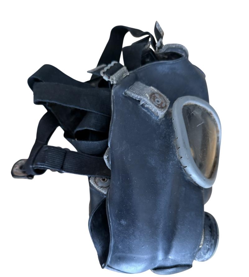 U.S. M5 Gasmask And M7 Assualt Carrier Mint Unussued Condition