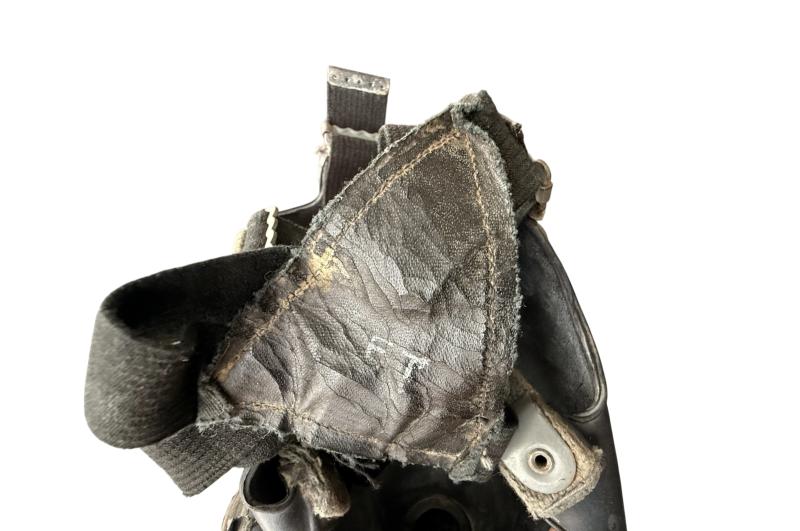 U.S. M5 Gasmask And M7 Assualt Carrier Mint Unussued Condition